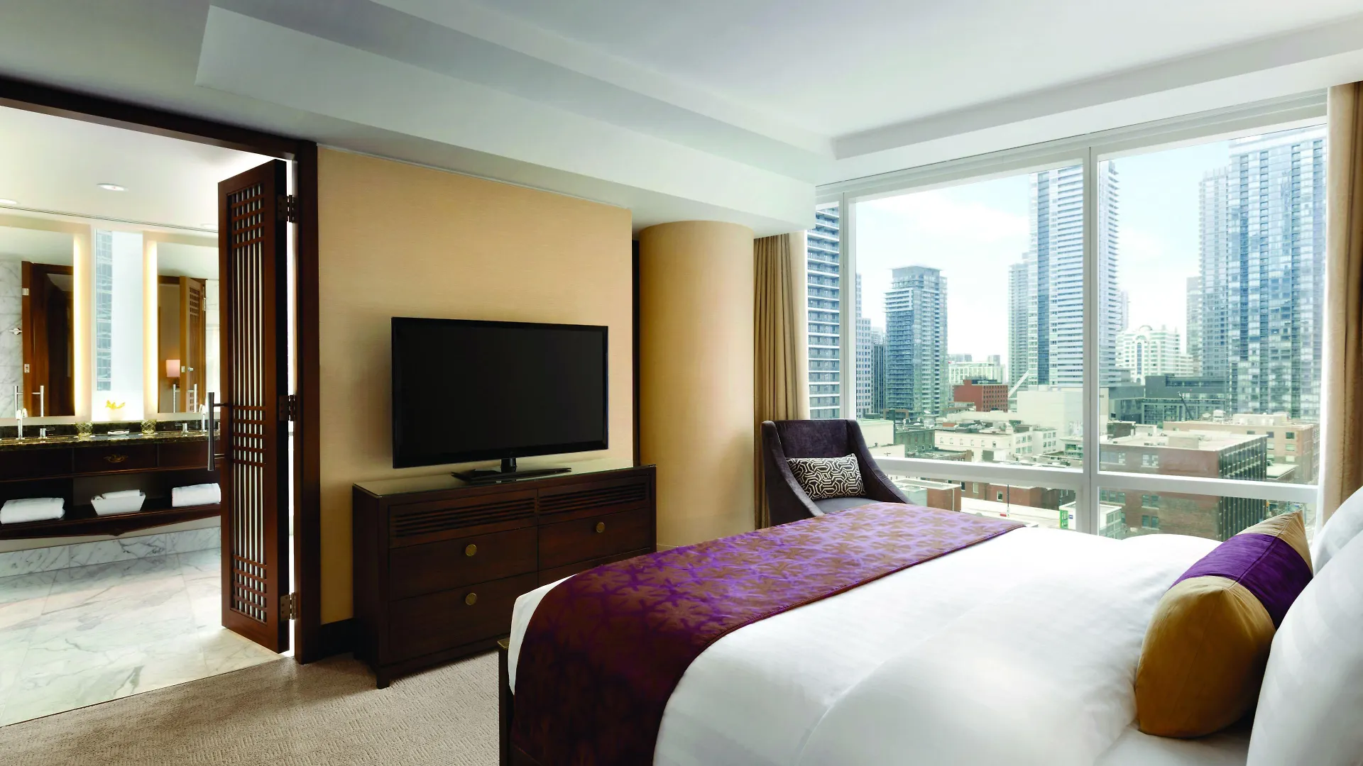 Shangri-La Toronto 5*,  Kanada